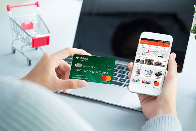  Thỏa sức mua sắm bằng trả góp thẻ tín dụng online
